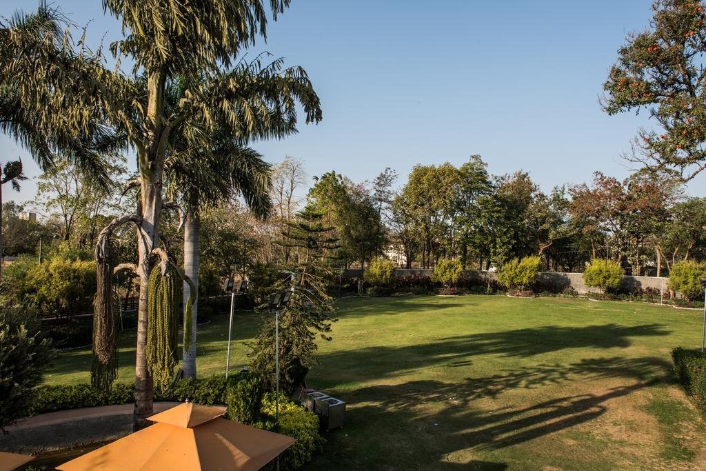 The Red Maple Mashal Indore Esterno foto
