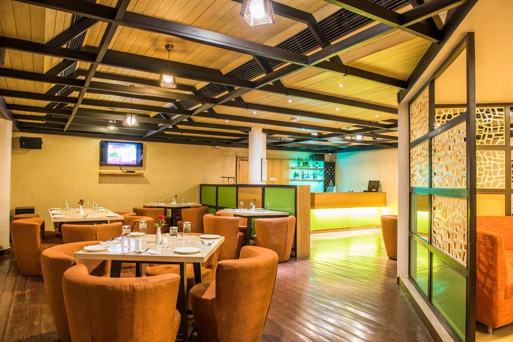 The Red Maple Mashal Indore Esterno foto