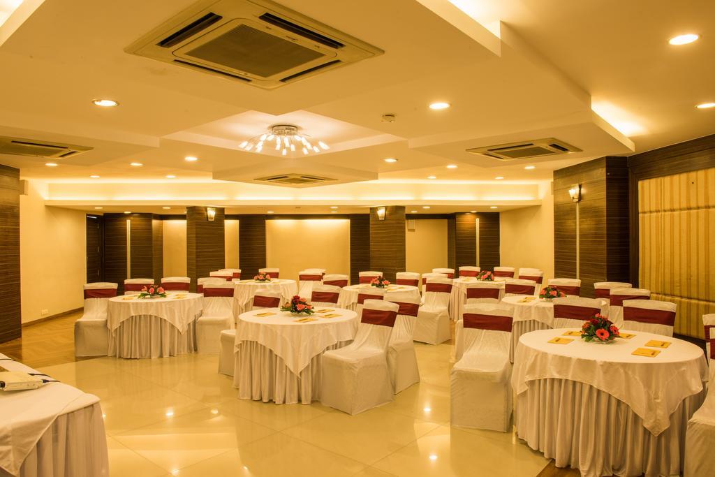The Red Maple Mashal Indore Esterno foto